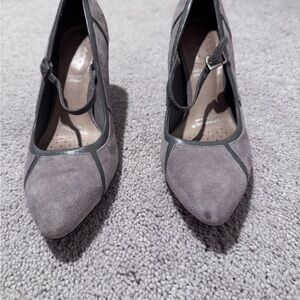Rockport Gray Suede Heels with Black Trim